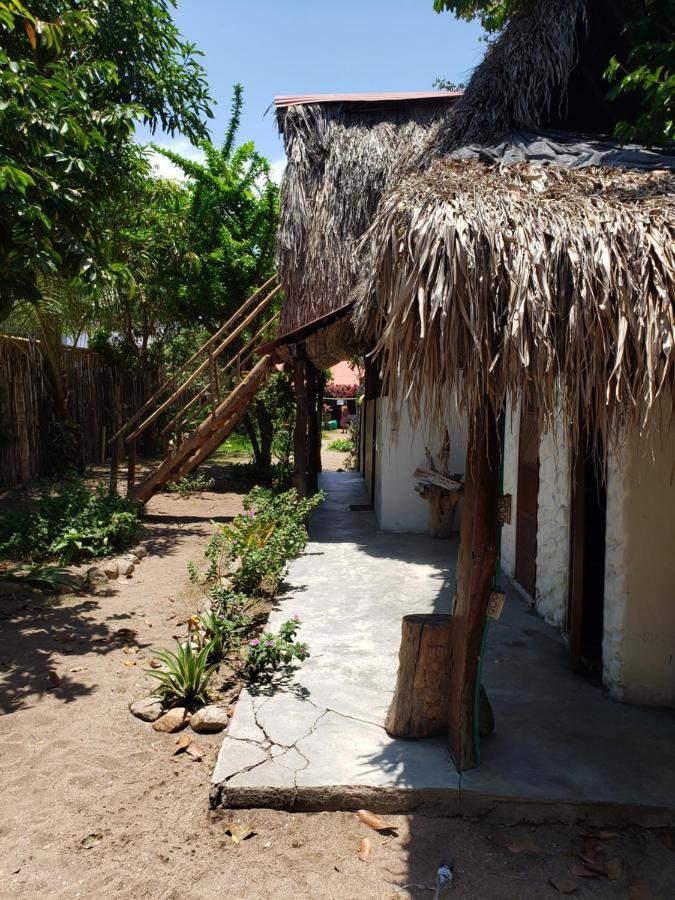 Maria Mulata Palomino Hostel Exterior photo