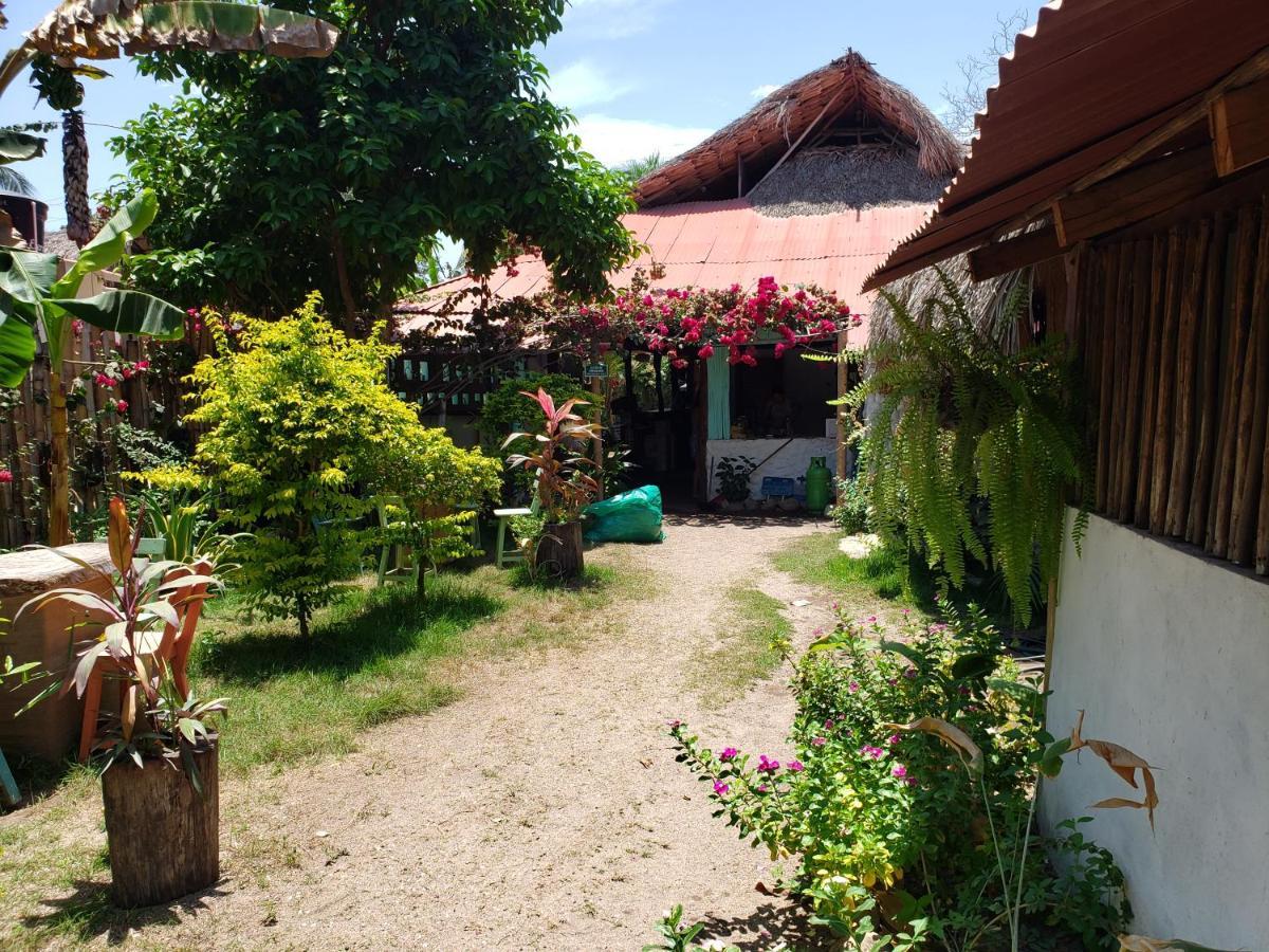 Maria Mulata Palomino Hostel Exterior photo